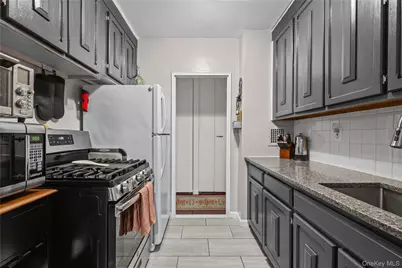 360 Westchester Avenue #503, Port Chester, NY 10573 - Photo 4