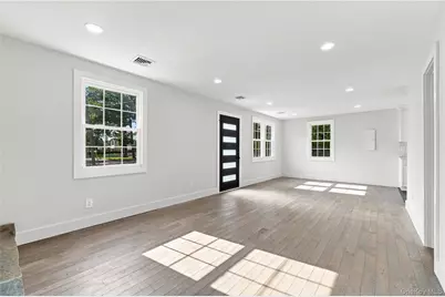 13 Campbell Lane, East Islip, NY 11730 - Photo 12