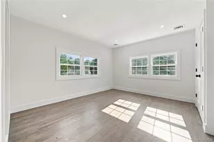13 Campbell Ln, East Islip, NY 11730 - Photo 20