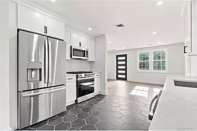 13 Campbell Lane, East Islip, NY 11730 - Photo 10