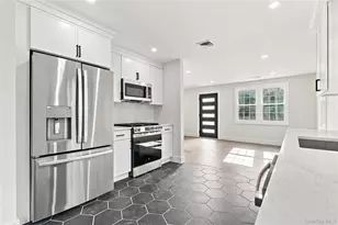 13 Campbell Ln, East Islip, NY 11730 - Photo 10