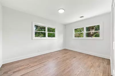 13 Campbell Lane, East Islip, NY 11730 - Photo 18
