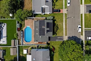 12 Cable Ln, Hicksville, NY 11801 - Photo 4