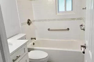 27 Fargo Ct, Coram, NY 11727 - Photo 12