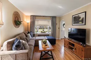 5 Marvin Ave, Hicksville, NY 11801 - Photo 4