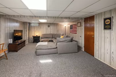 5 Marvin Avenue, Hicksville, NY 11801 - Photo 12