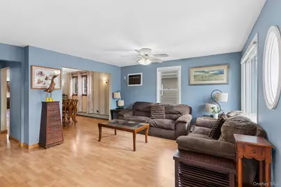 122 Commonwealth Avenue, Merrick, NY 11566 - Photo 4