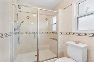 122 Commonwealth Ave, Merrick, NY 11566 - Photo 14