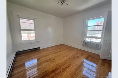 152-11 Roosevelt Avenue, Flushing, NY 11354 - Photo 4