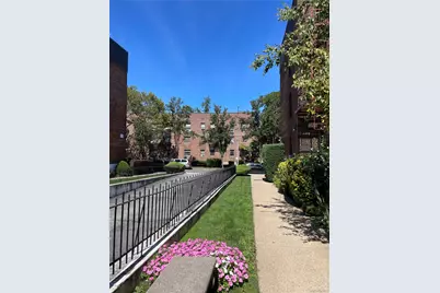 215-40 47 #3B, Bayside, NY 11361 - Photo 16