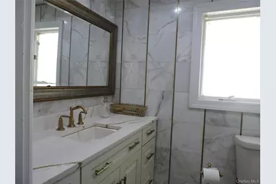 18 Leach Street, Lynbrook, NY 11563 - Photo 6