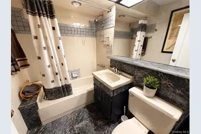 13810 Cronston Avenue, Rockaway Park, NY 11694 - Photo 8