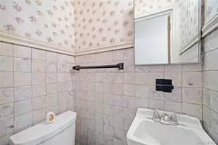 1047 E 217th St, Bronx, NY 10469 - Photo 14