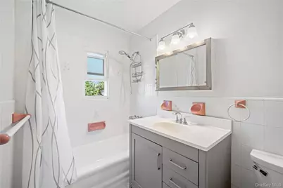 1047 E 217th Street, Bronx, NY 10469 - Photo 22