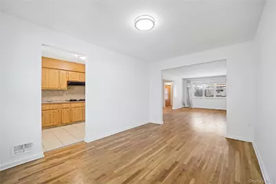 1047 E 217th Street, Bronx, NY 10469 - Photo 12