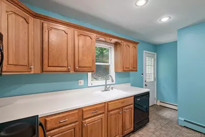 6 Valleywood Road, Smithtown, NY 11787 - Photo 10