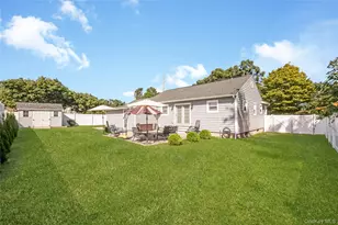 460 Amsterdam Ave, Patchogue, NY 11772 - Photo 24