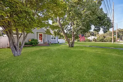 460 Amsterdam Avenue, Patchogue, NY 11772 - Photo 4