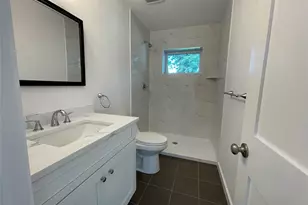 164 Elmwood St, Valley Stream, NY 11581 - Photo 6
