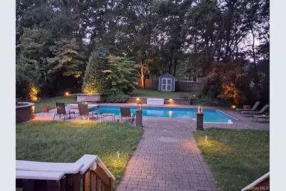 257 Parkway Drive, Calverton, NY 11933 - Photo 2