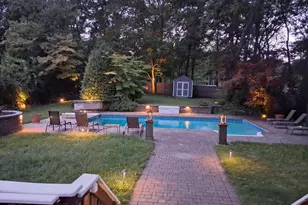 257 Parkway Dr, Calverton, NY 11933 - Photo 2