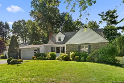 11 Winchcombe Way, Scarsdale, NY 10583 - Photo 2