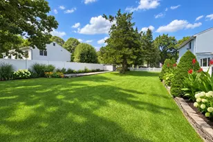 32 Pine St, Selden, NY 11784 - Photo 20