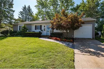10 Stonehurst Circle S, Centereach, NY 11720 - Photo 2
