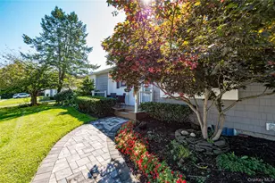 10 Stonehurst Cir S, Centereach, NY 11720 - Photo 4