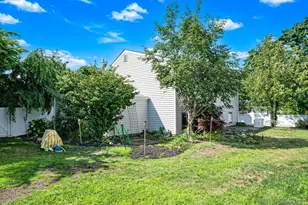 1 Rutgers St, Smithtown, NY 11787 - Photo 28