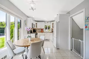 1 Rutgers St, Smithtown, NY 11787 - Photo 10