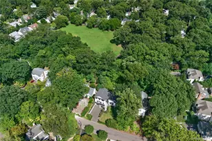 10 Chelsea Dr, Port Washington, NY 11050 - Photo 24