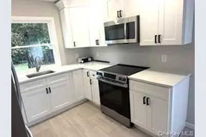 60 Howard Avenue, Copiague, NY 11726 - Photo 2