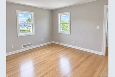 60 Howard Avenue, Copiague, NY 11726 - Photo 4