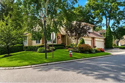 53 Willow Ridge Drive, Smithtown, NY 11787 - Photo 2