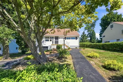 724 Locksley Road, Yorktown Heights, NY 10598 - Photo 2