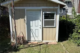 3207 Pearsall Ave, Bronx, NY 10469 - Photo 18