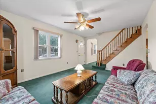 7607 Hewlett St, New Hyde Park, NY 11040 - Photo 6