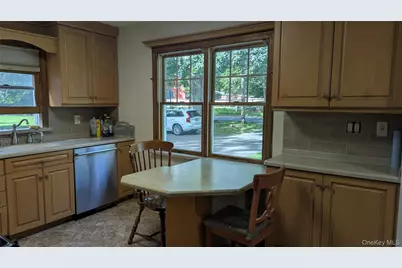 362 Strawtown Road, West Nyack, NY 10994 - Photo 14
