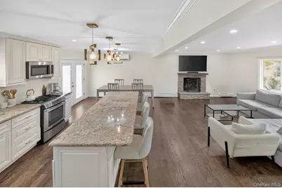 61 Carleton Avenue, Amityville, NY 11701 - Photo 4