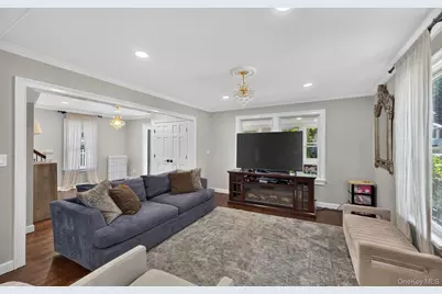 182 School Street, Oyster Bay, NY 11771 - Photo 14