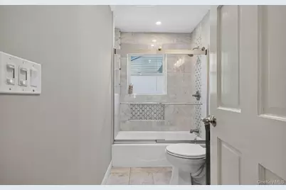 182 School Street, Oyster Bay, NY 11771 - Photo 18