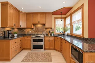 245 Old Mamaroneck Rd, White Plains, NY 10605 - Photo 18