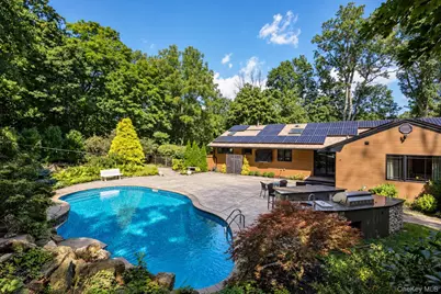 6 Tanyard Lane, Huntington, NY 11743 - Photo 4