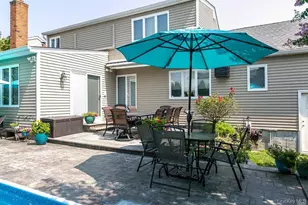 2452 Freeport St, Wantagh, NY 11793 - Photo 4