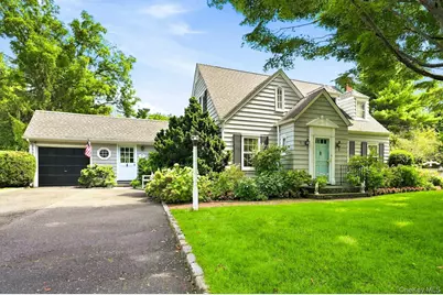 18 Matinecock Lane, Locust Valley, NY 11560 - Photo 2