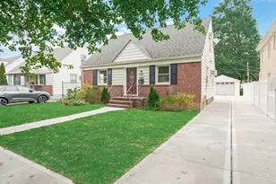 79-53 267th St, Glen Oaks, NY 11004 - Photo 2