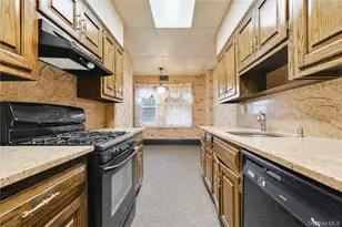 130-01 227th St, Springfield Gardens, NY 11413 - Photo 8