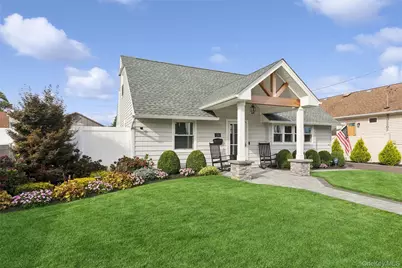 24 Essen Place, Bethpage, NY 11714 - Photo 32