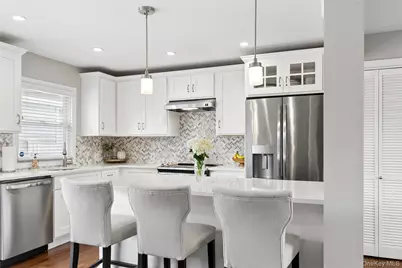 24 Essen Place, Bethpage, NY 11714 - Photo 4
